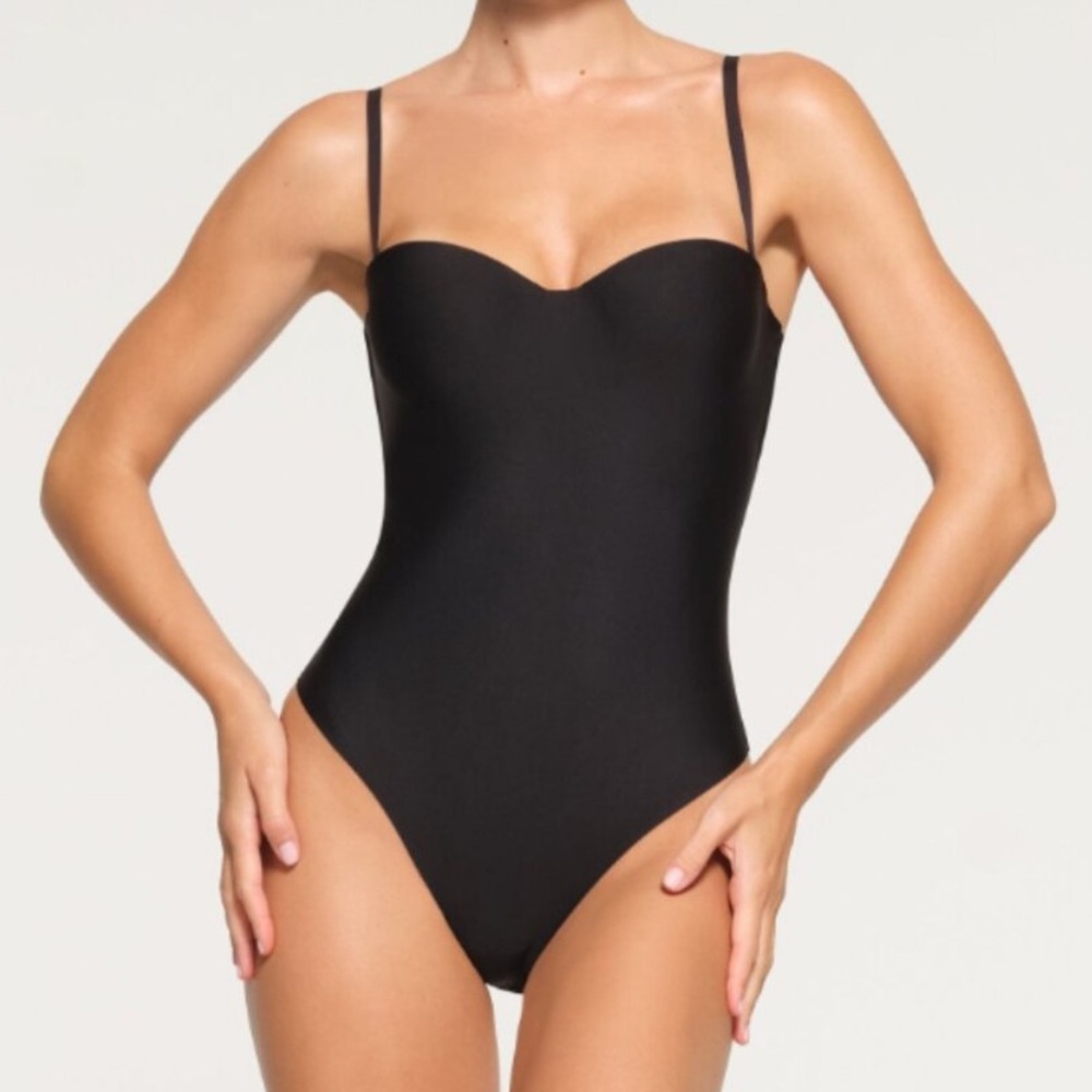 SKIMS Underwire Black Shaping Bodysuit
